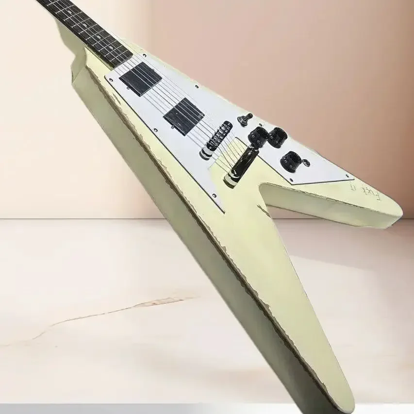 Instrumentos Musicais: Guitarr - Musical Instrument Old avaliação e preço